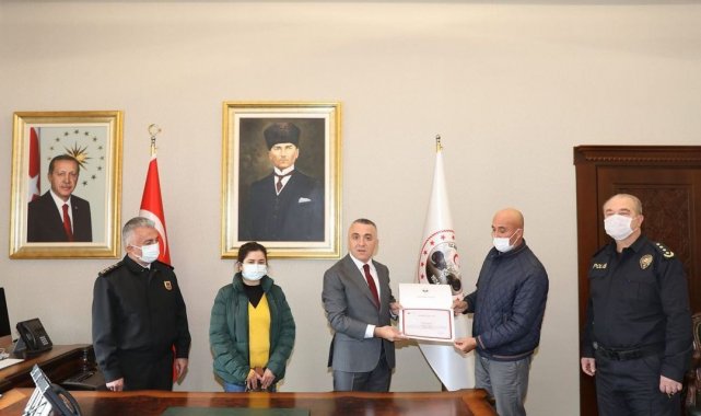 Yaptığı manevra ile kazayı önleyen tır sürücüsüne teşekkür belgesi