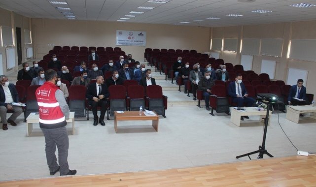 Yazıhan'da muhtarlarla toplantı