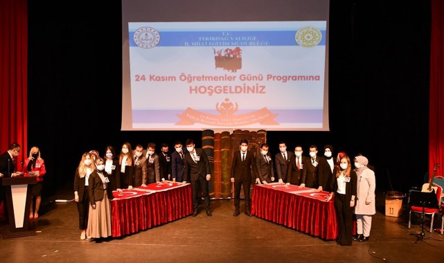 Yeni atanan 682 öğretmen yemin etti