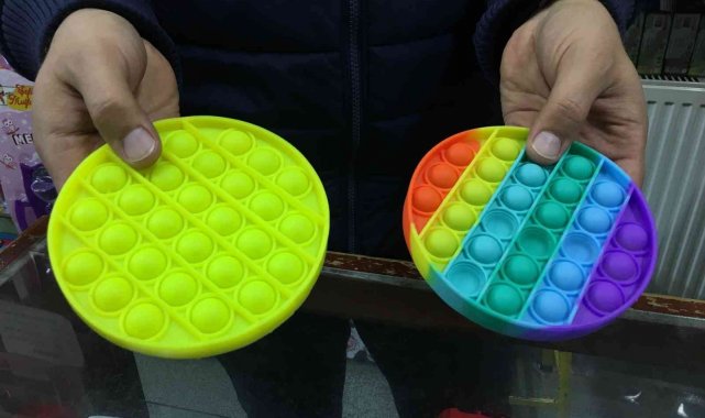 Yeni neslin gözde oyuncağı "Popit"