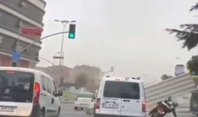 Yola uçan parça motorcunun başına geldi, o anlar kamerada