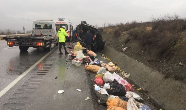 Yoldan çıkan kamyonet, sulama kanalına düştü