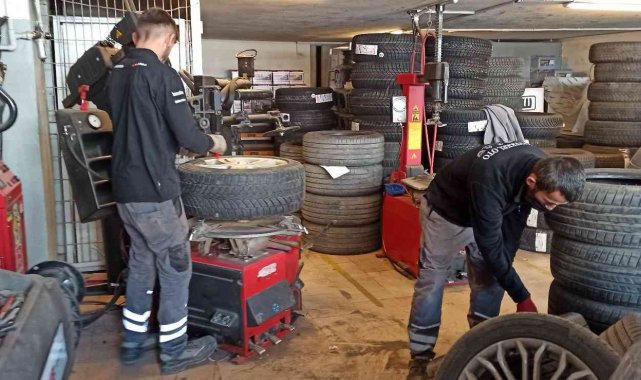 Zorunlu kış lastiği uygulamasına sayılı günler kala oto lastikçilerde yoğun mesai başladı