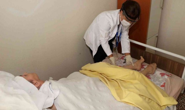 1 yılda 1090 kişiye hasta refakatçi eğitimi verildi