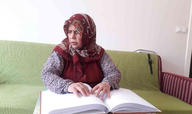 13 yıl önce hafızlık eğitimine başlayan görme engelli Hatice Teyze 67 yaşında hafız oldu