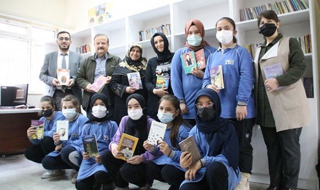 13 yılda 72 bin kitap dağıttı