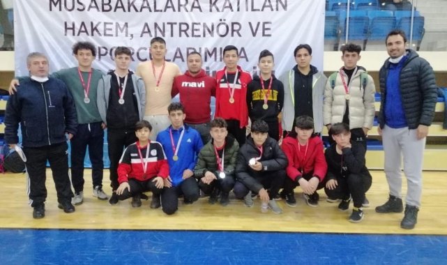 1308 Osmaneli Belediyespor güreş takımından büyük başarı