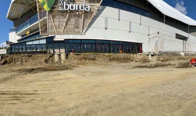 14 Burda AVM'nin çöken kafeteryasının kaçak olduğu iddia edildi