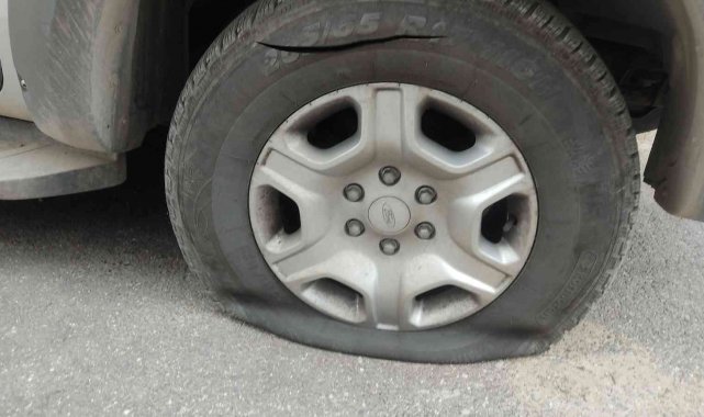 16 aracın lastiği kesildi, vatandaşlar şoke oldu