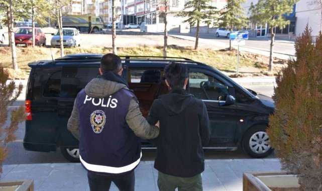 2 yabancı uyruklu şahıs sınır dışı edildi