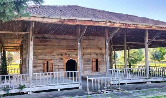 200 yıllık ahşap çivisiz camiye restorasyon