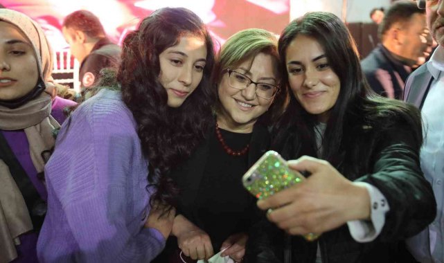 25 Aralık halk konserleri Nizip'te devam etti