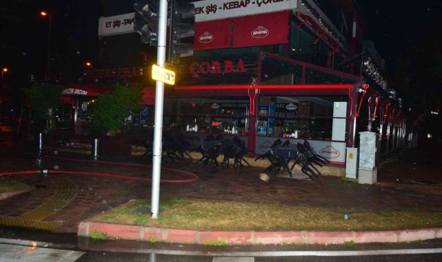 3 katlı lüks restoranda yangın korkuttu