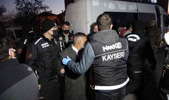 350 polisin katıldığı operasyonda yakalanan 3 kişi tutuklandı