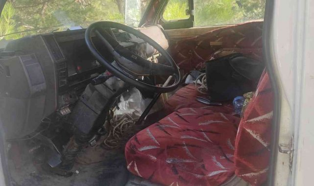 'Dur' ihtarına uymayıp kaçan kamyondan uyuşturucu çıktı