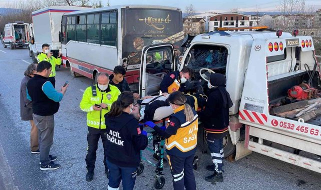 4 araç zincirleme kazaya karıştı: 1 yaralı