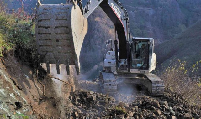 40 yıllık yol sorunu çözülüyor