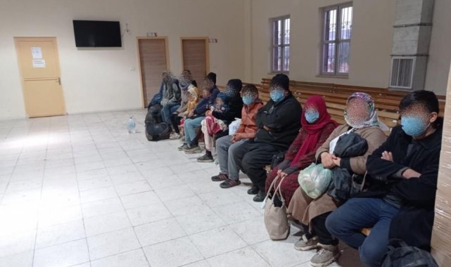 54 düzensiz göçmen yakalandı