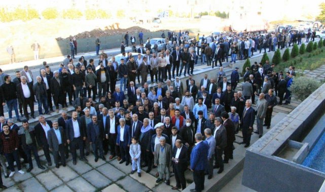 55 bine yakın üyesi bulunan aşiret, Diyarbakır&#039;da 100&#039;e yakın aileyi barıştırdı