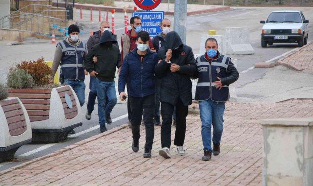 55 suç kaydından aranan 3 şüpheli polis ekipleri tarafından yakalandı
