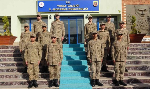 6 İkiz Mehmetçik görenleri şaşırtıyor