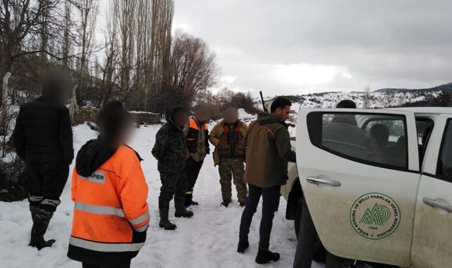 6 kaçak avcı tüfekleri ile yakalandı