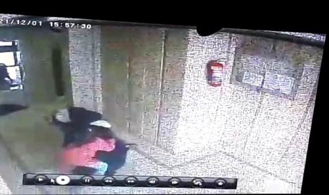 6 yaşındaki kızının önünde komşusu tarafından darp edildi