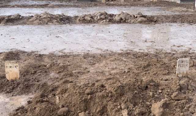 7. kattan düşerek hayatını kaybeden kuzenler yan yana defnedildi