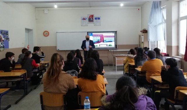 8. sınıf öğrencilerine mesleki eğitim semineri