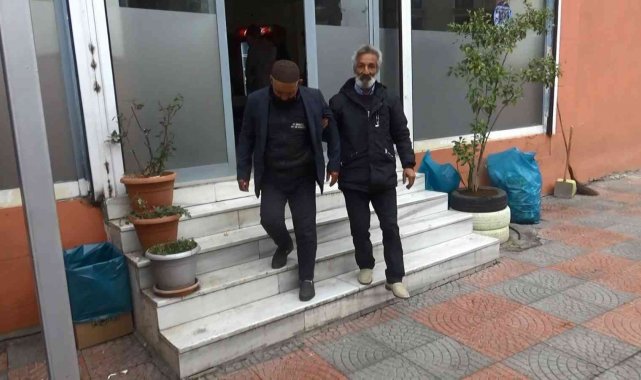 80 yaşındaki baba ve damadı 12 yaşındayken kaçırılan Helin için evlat nöbetine katıldı