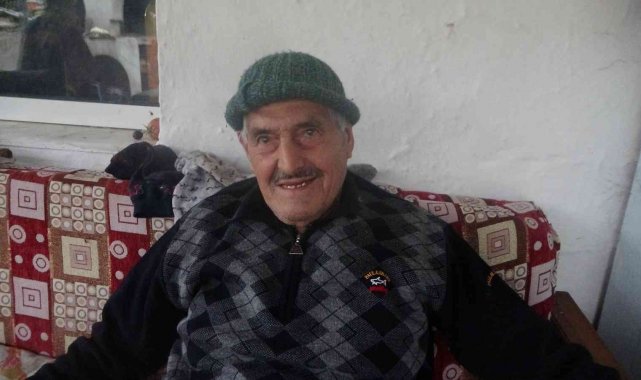 82 yaşındaki Fedai amca yanan ormanlar için şiir yazdı