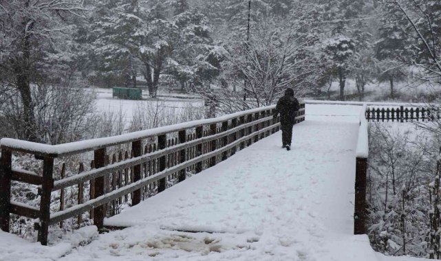 Abant Tabiat Parkı beyaz örtüyle kaplandı