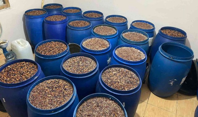 Adana'da "Zehir" operasyonunda 9 bin 467 litre sahte içki ele geçirildi