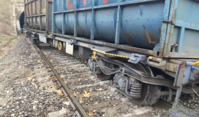 Adıyaman'da yük treni raydan çıktı