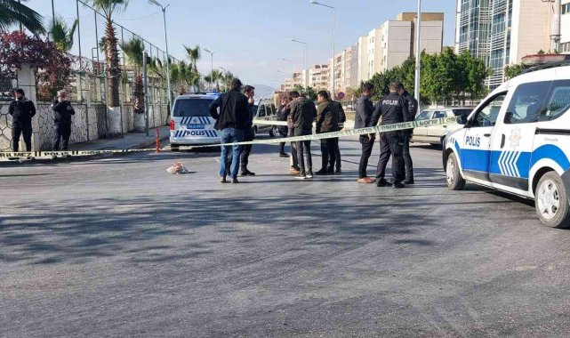 Adliye yanında 2 kişi silahla yaralandı