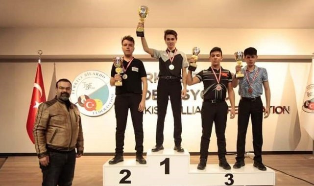 ADÜ&#039;lü öğrenci bilardoda Türkiye ikincisi oldu