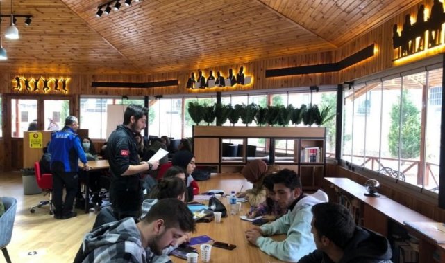 AFAD'dan 'Genç Ofisi'nde bilgilendirme