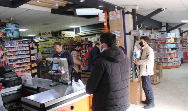 Afyonkarahisar'da yerel market zinciri birçok üründe indirime gitti