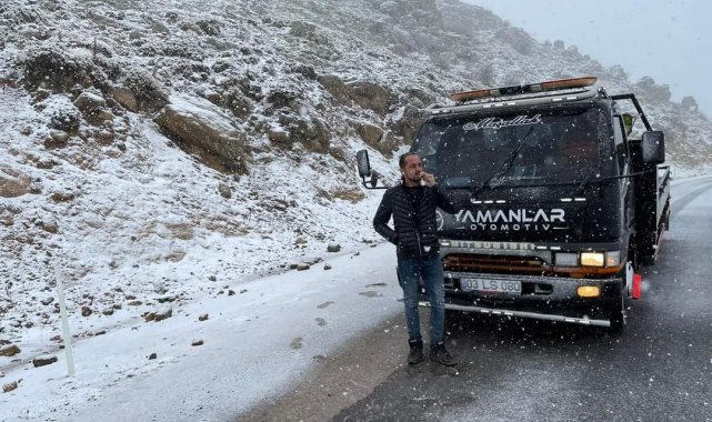 Afyonkarahisar'da yüksek kesimlerde kar yağışı başladı