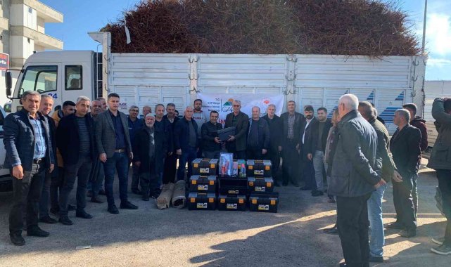 Ağaçları zarar gören çiftçilere fidan dağıtıldı