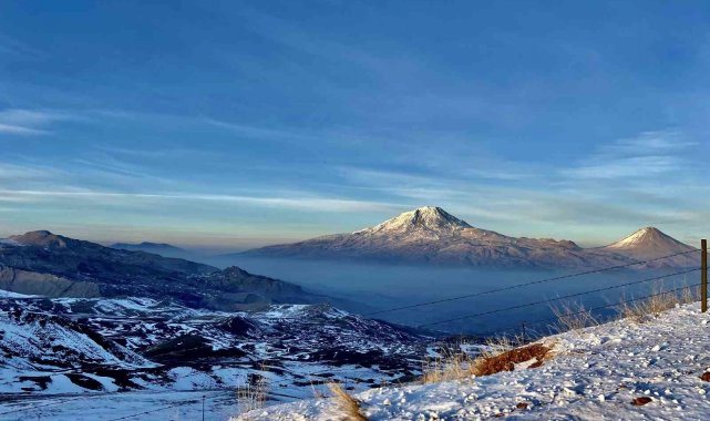 Ağrı Dağı ihtişamıyla göz kamaştırıyor