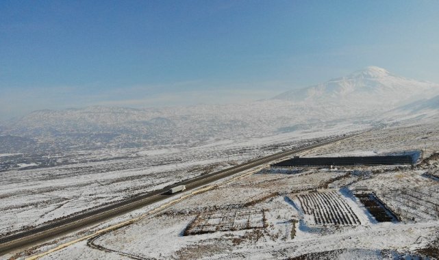 Ağrı Dağı kar tutmaya başladı