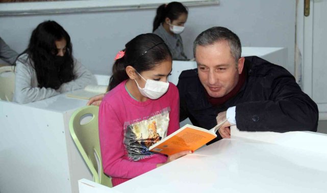 Ağrı Milli Eğitim Müdürü Kökrek, il merkezindeki okulları ziyaret etti