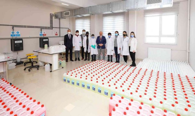 Ağrı Valisi Varol, TOBB Mesleki ve Teknik Anadolu Lisesini ziyaret etti