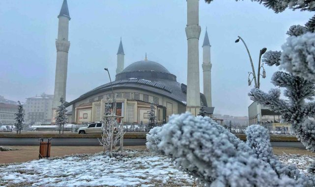 Ağrı'da kış manzarası göz kamaştırıyor