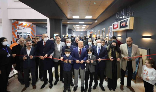 Ağrı'da öğrencilere hizmet verecek sinema salonu faaliyete girdi