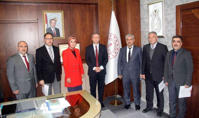 Ağrı'da "Okulum Temiz Projesi" kapsamında 928 okula belge verildi