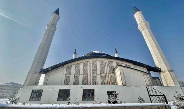 Ağrı&#039;da termometreler eksi 28 dereceyi gösterdi