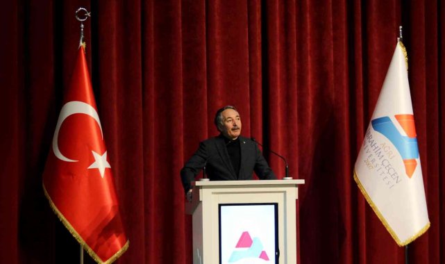 AİÇÜ'de "Kimlik Aşısı" konferansı düzenlendi