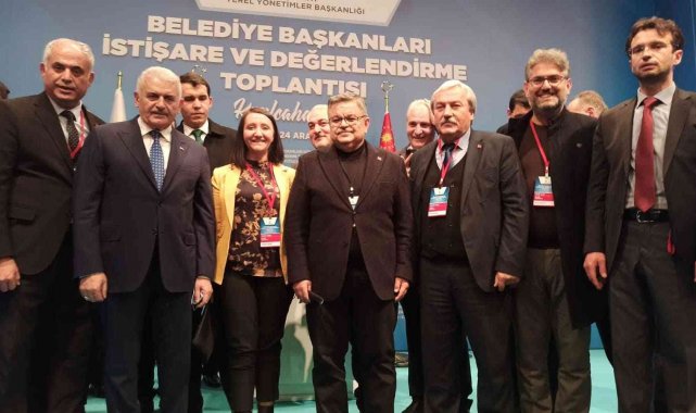 AK Partili belediye başkanları Binali Yıldırım&#039;la bir araya geldi
